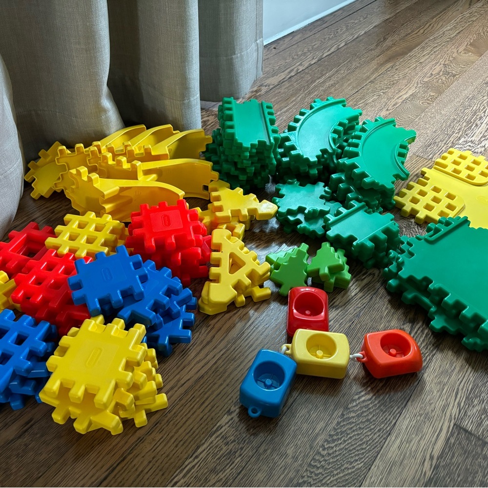 Rare Vintage Fisher Price Waffleland Building Set